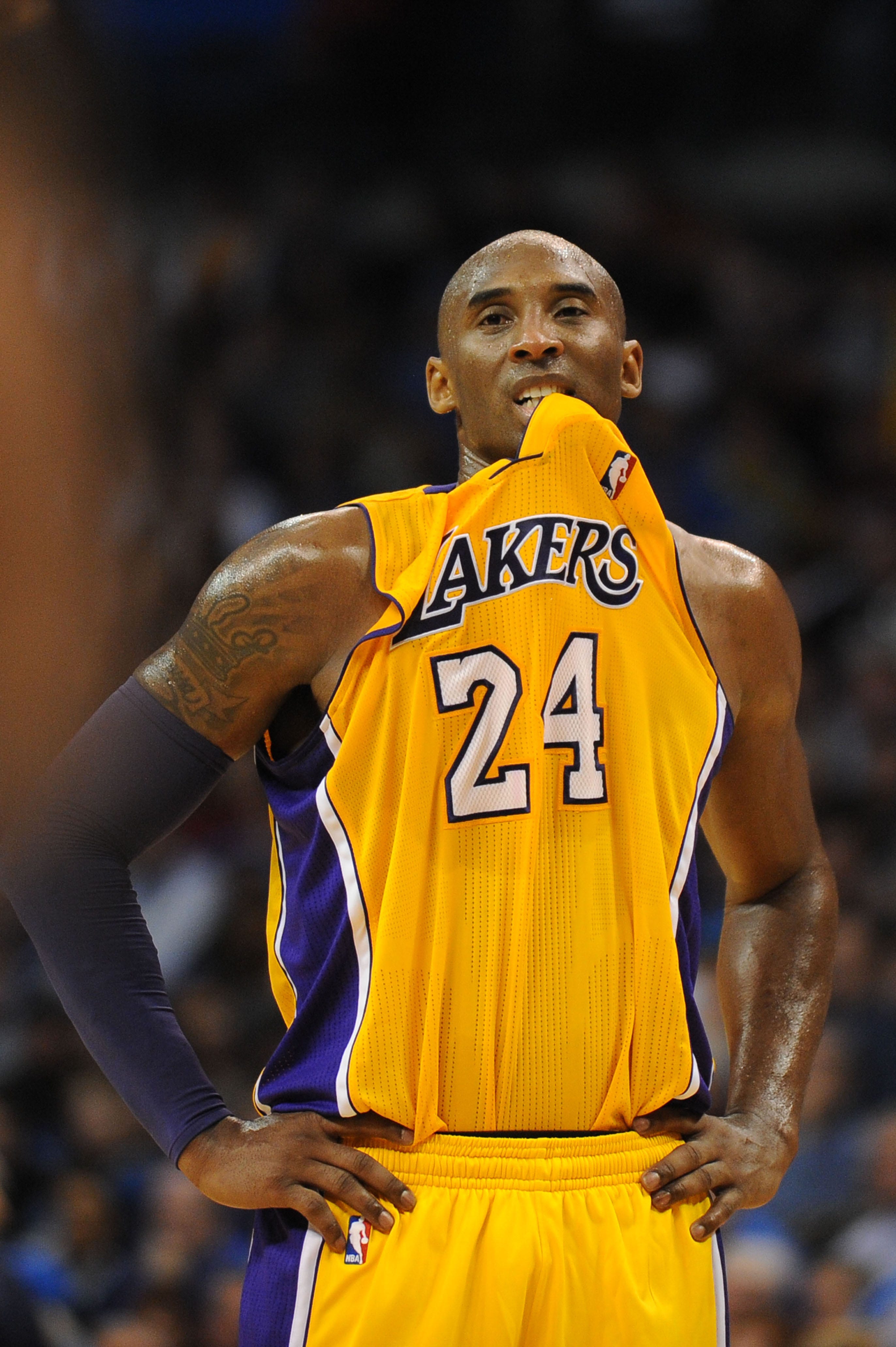 kobe bryant grabbing his jersey